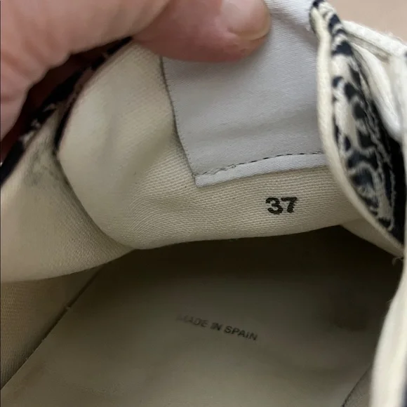 Givenchy Sneakers - Picture 8 of 8